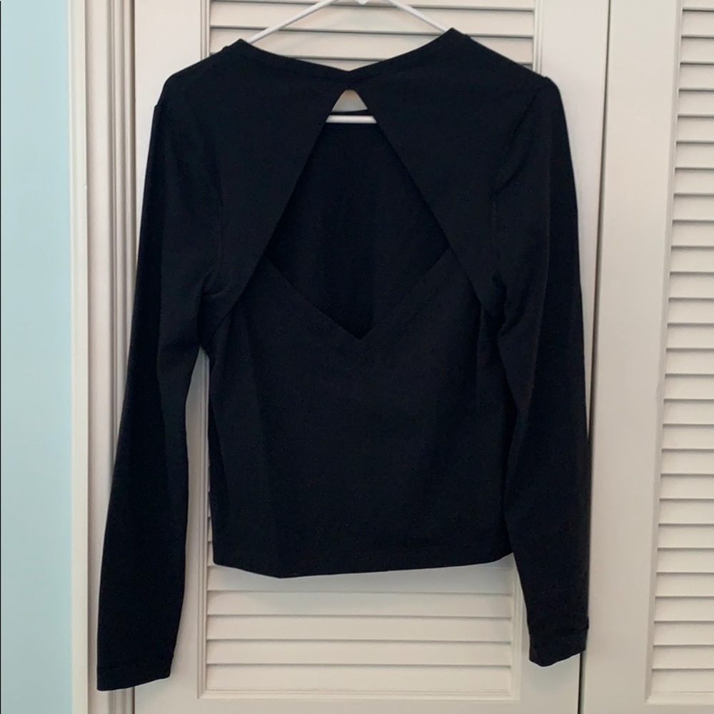 Lululemon black workout top with cut out in back